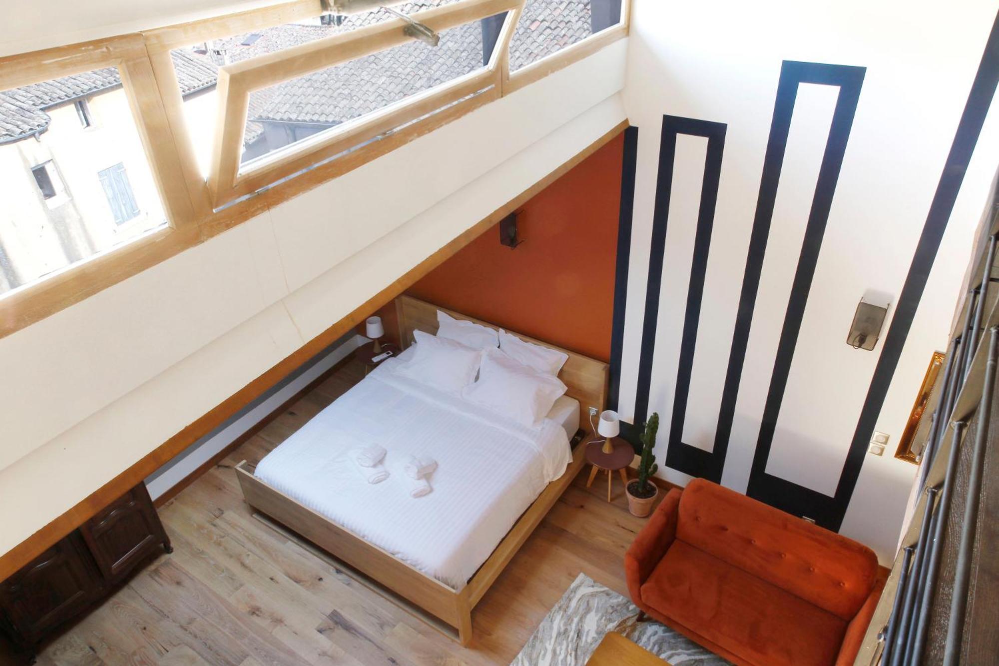 La Maison D'En Bas Des Seigneurs Cucuron Dış mekan fotoğraf