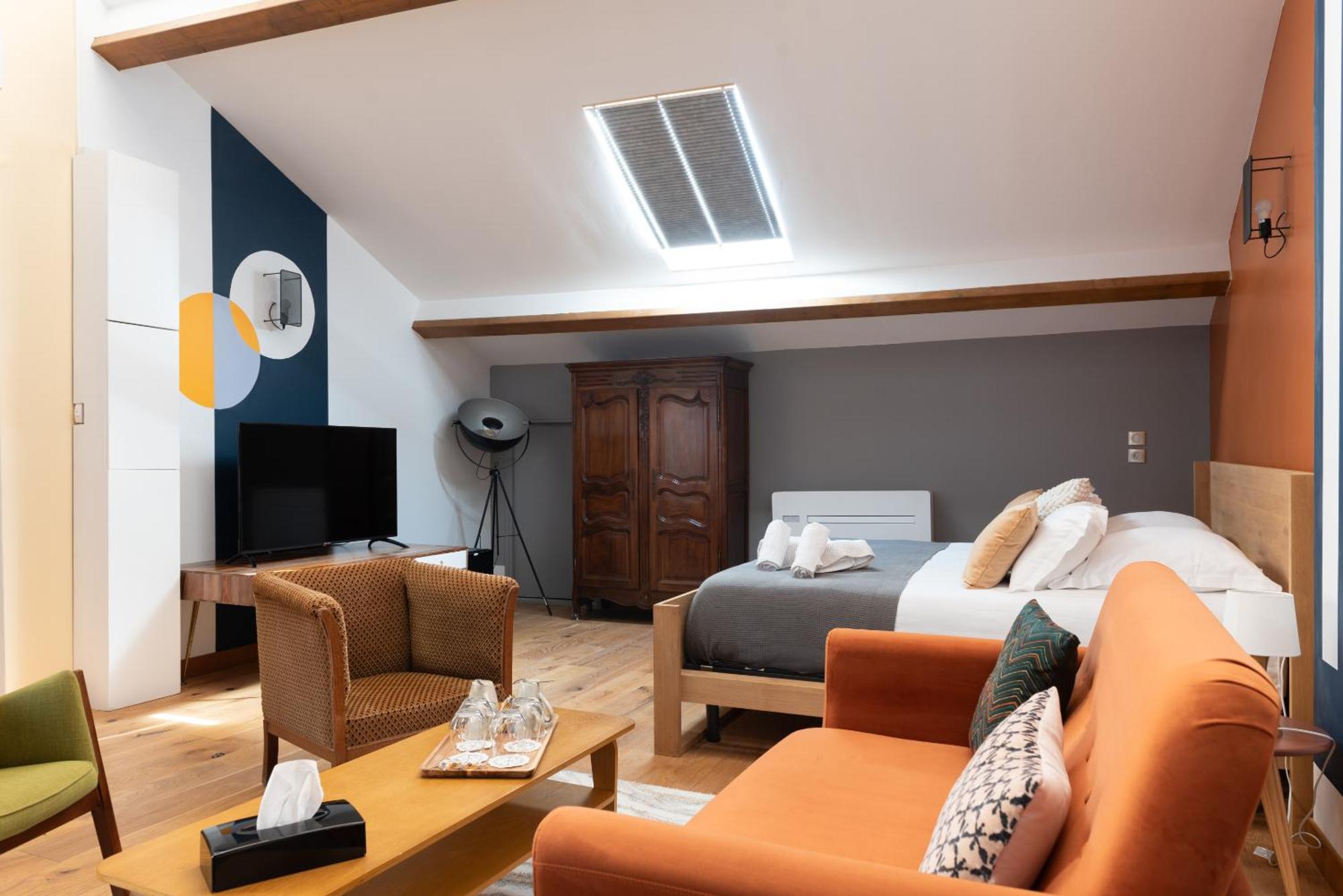 La Maison D'En Bas Des Seigneurs Cucuron Oda fotoğraf