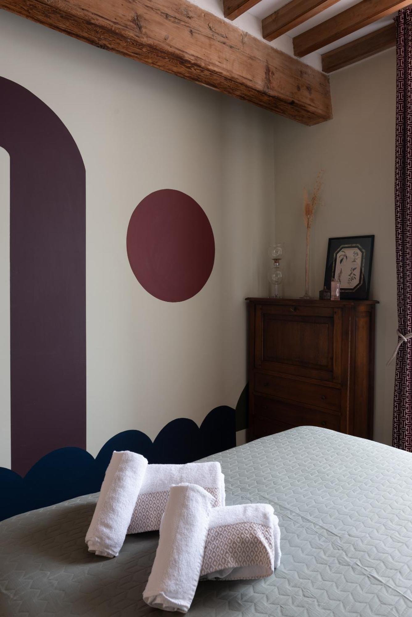 La Maison D'En Bas Des Seigneurs Cucuron Oda fotoğraf
