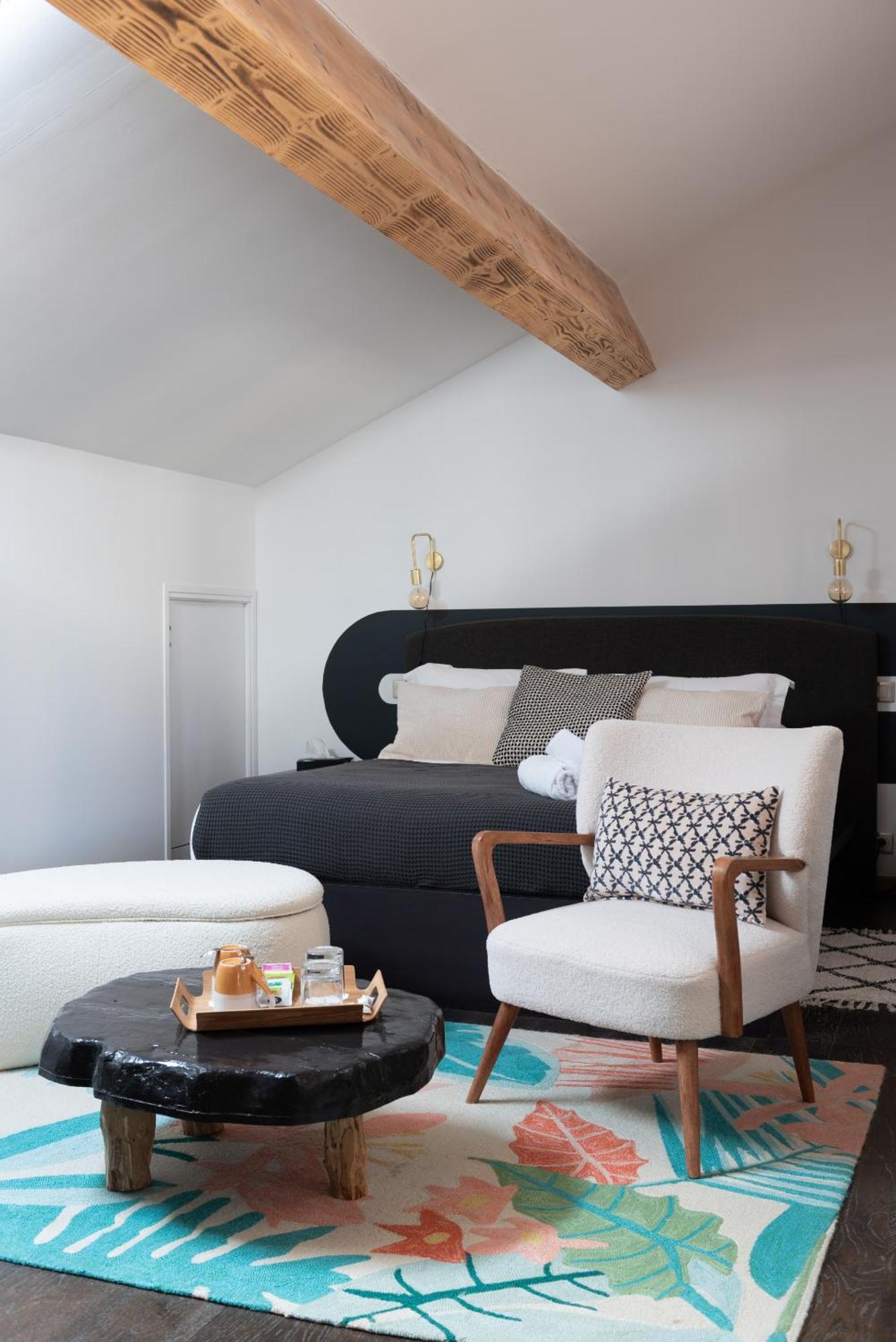 La Maison D'En Bas Des Seigneurs Cucuron Oda fotoğraf